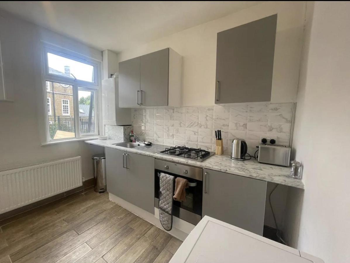 Charming 2 Bed Flat On Tower Bridge Apartment ลอนดอน ภายนอก รูปภาพ