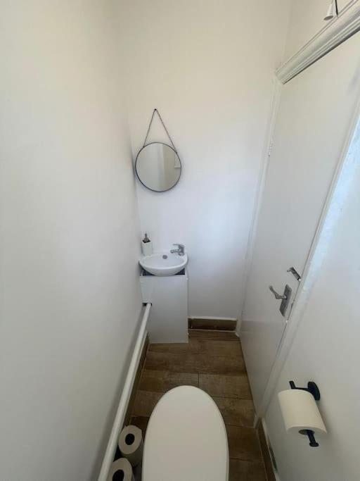 Charming 2 Bed Flat On Tower Bridge Apartment ลอนดอน ภายนอก รูปภาพ
